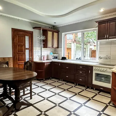 за рікою 塔塔里夫