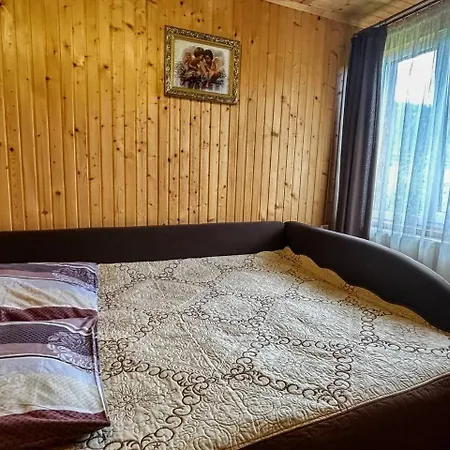 за рікою 塔塔里夫