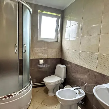 за рікою 塔塔里夫